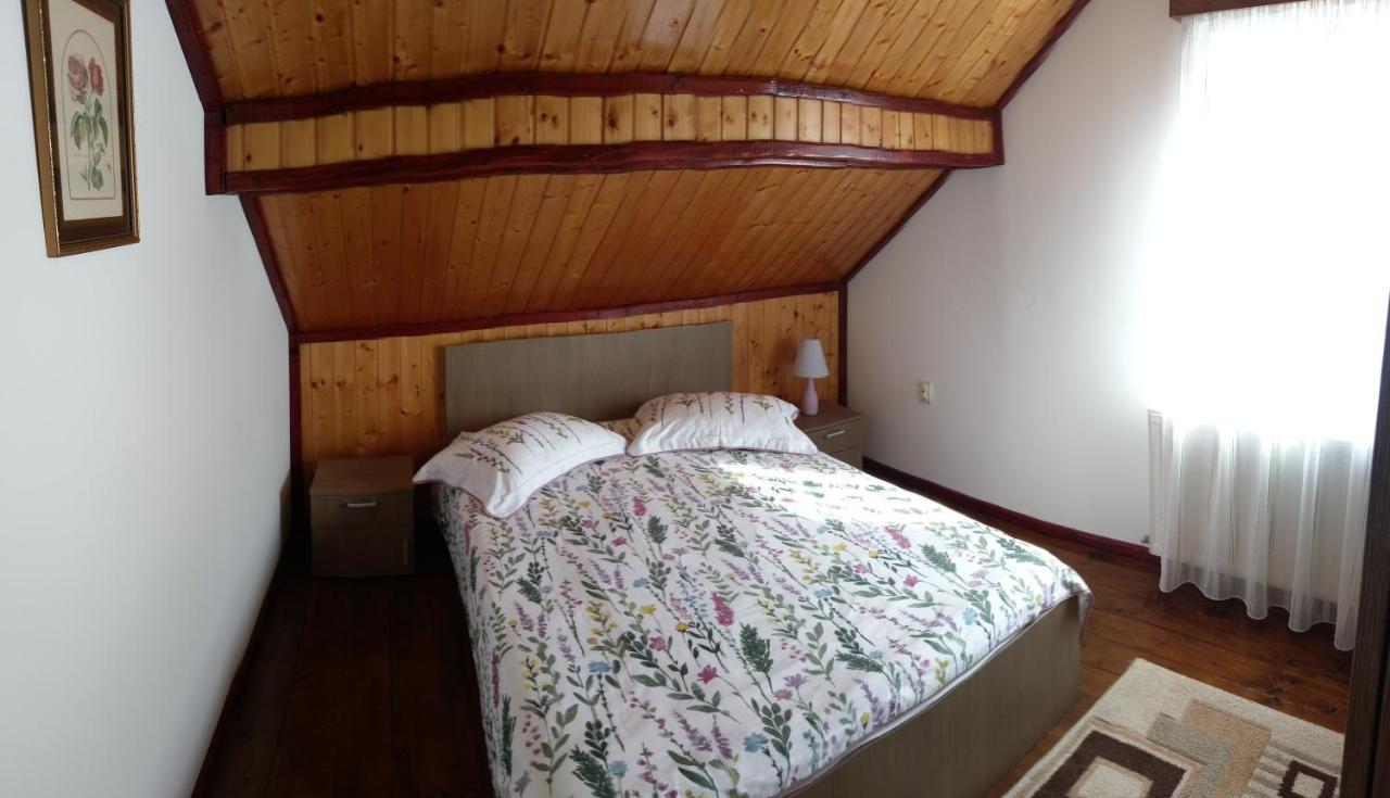 Casa Marcela Fundata Bagian luar foto